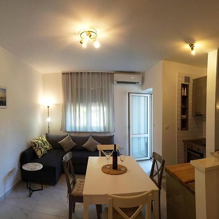 Deluxe Apartment Joia With Balcony On The Beach Bacvice, Free Parking, Old Town, Near Ferry Port สปลิท ภายนอก รูปภาพ