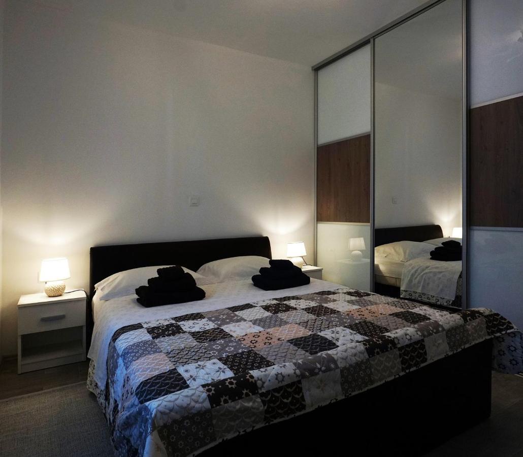 Deluxe Apartment Joia With Balcony On The Beach Bacvice, Free Parking, Old Town, Near Ferry Port สปลิท ภายนอก รูปภาพ