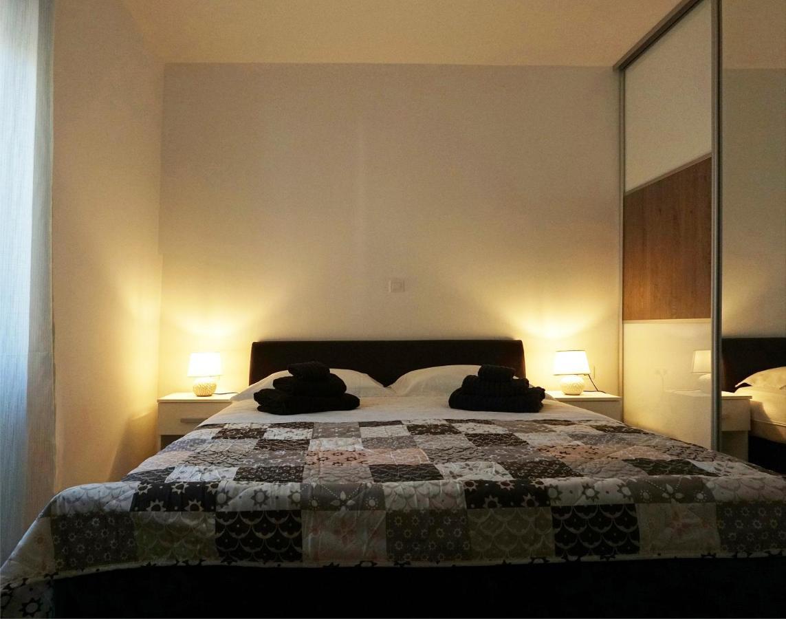Deluxe Apartment Joia With Balcony On The Beach Bacvice, Free Parking, Old Town, Near Ferry Port สปลิท ภายนอก รูปภาพ